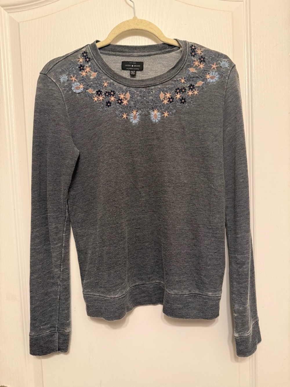 Lucky Brand Gray Embroidered Floral acid washed Crewneck Sweatshirt Size XS